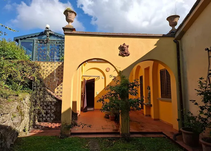 Tuscany Villa Gorello. Villa in Toscana. Jacuzzi con tetto in cristallo,piscina Arezzo